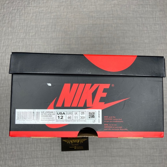 Custom Jordan 1 ‘Chicago’

Size 12 - Picture 8 of 8